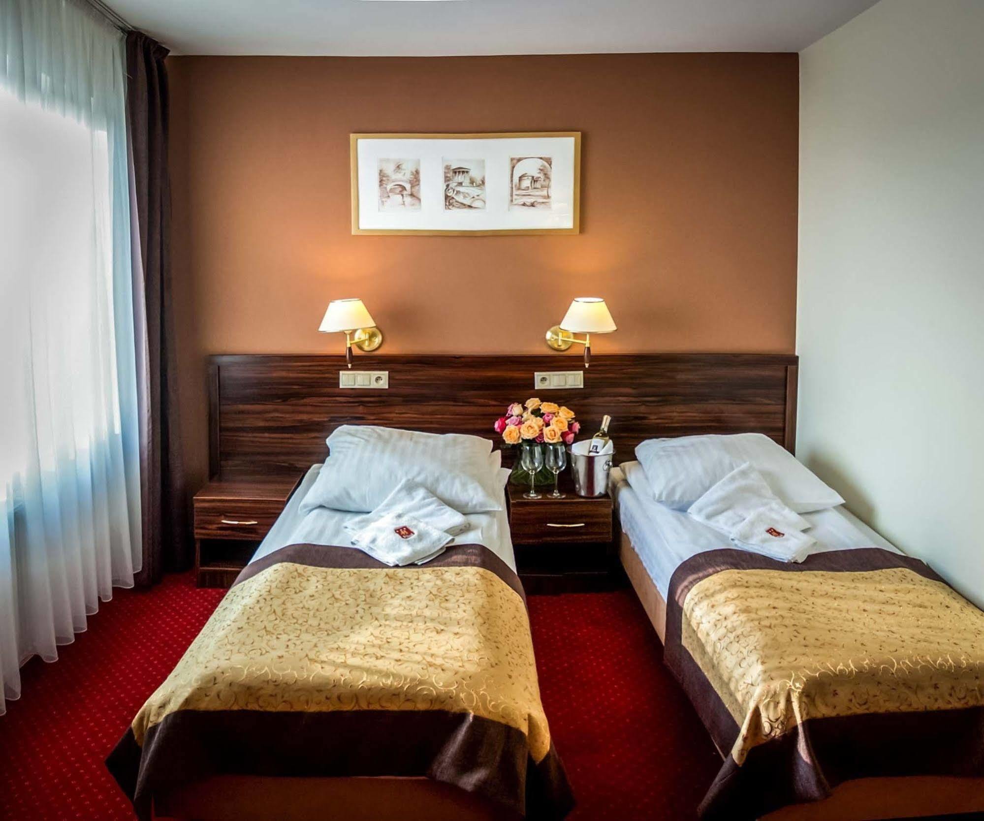 Hotel Pikul Puławy Εξωτερικό φωτογραφία