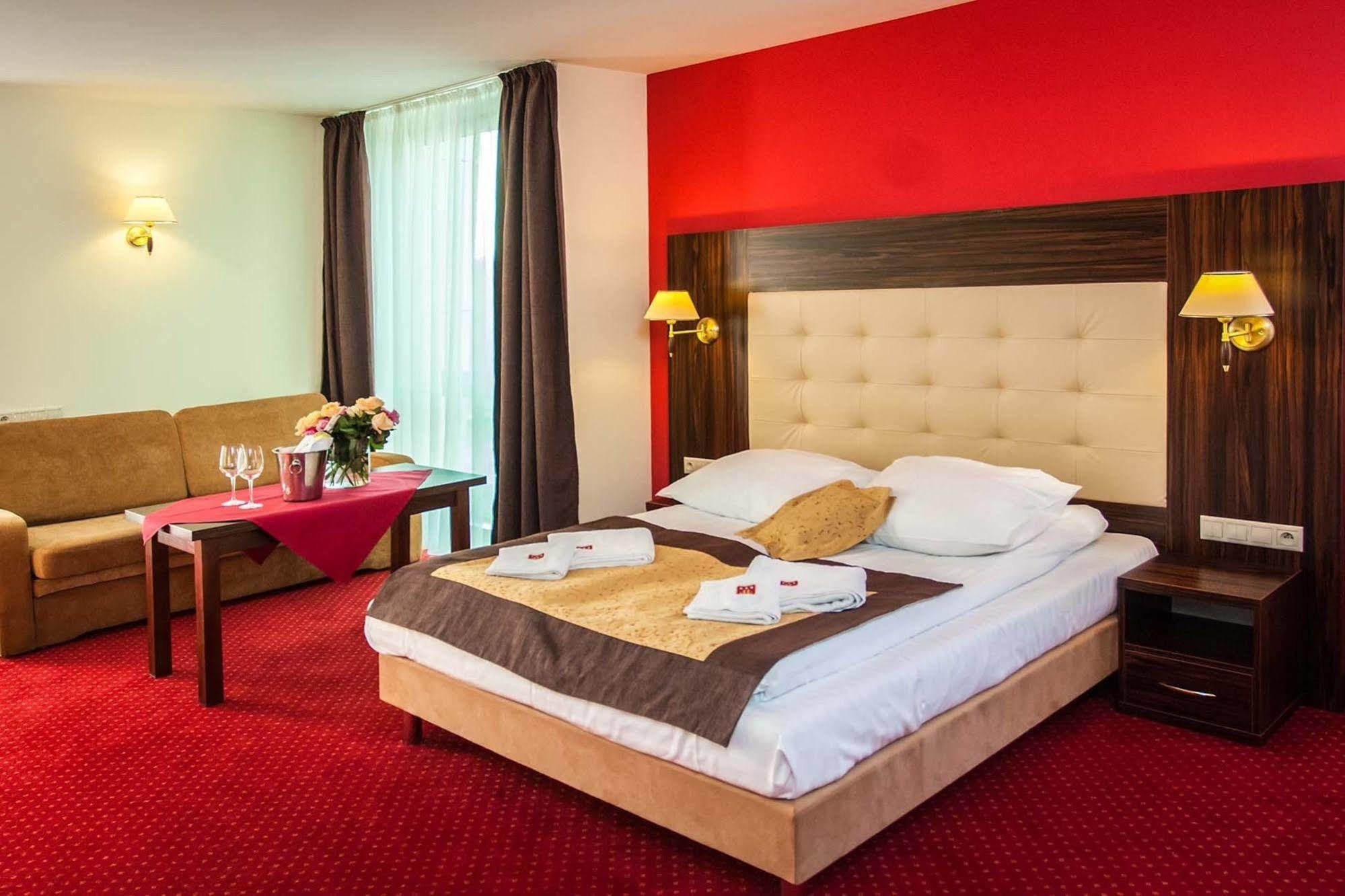 Hotel Pikul Puławy Εξωτερικό φωτογραφία